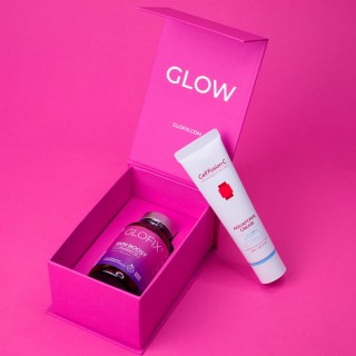 Skin care set for glowing and moisturised skin